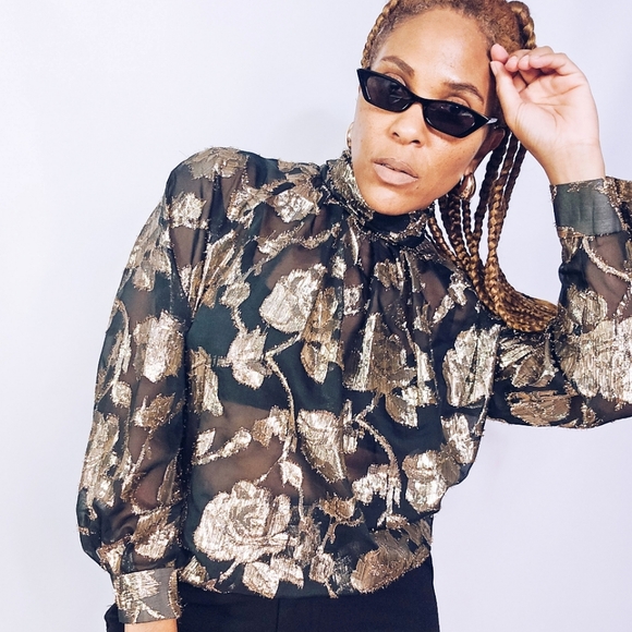 Metallic Flroal Blouse - Picture 2 of 9